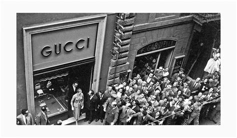 vecchie foto di gucci|La storia di GUCCI .